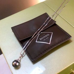 Tahitian Pearl 18kt Gold necklace from Birks